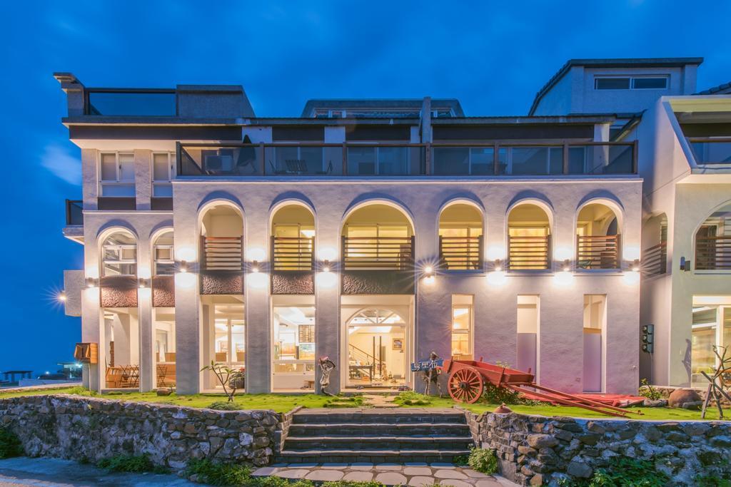 Malibu Oceanview Homestay Magong Exterior photo