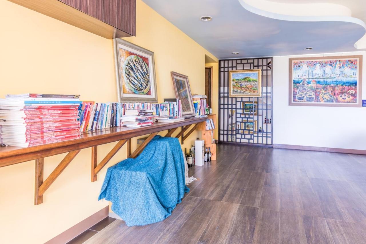Malibu Oceanview Homestay Magong Exterior photo